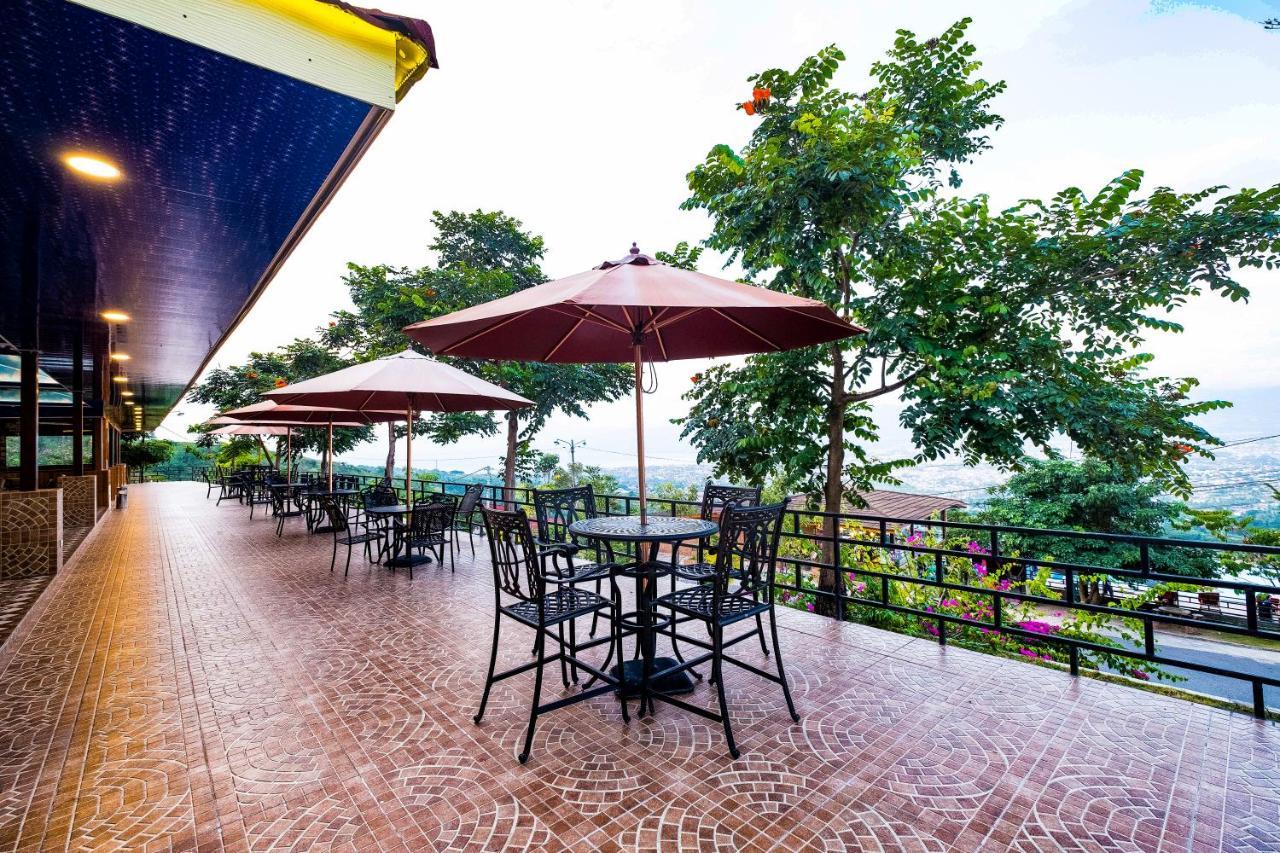 Bukit Indah Doda Hotel & Resorts Palu Eksteriør bilde